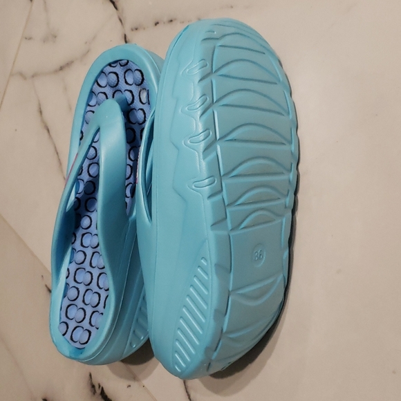 Rubber slepper - Picture 3 of 7